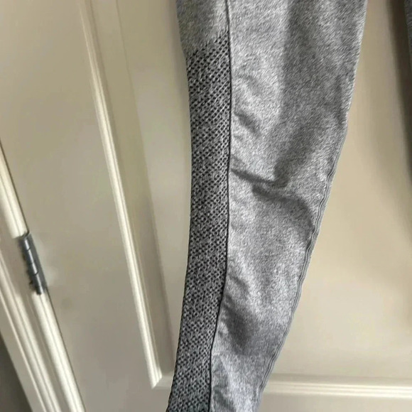 Fabletics tights - Picture 4 of 5